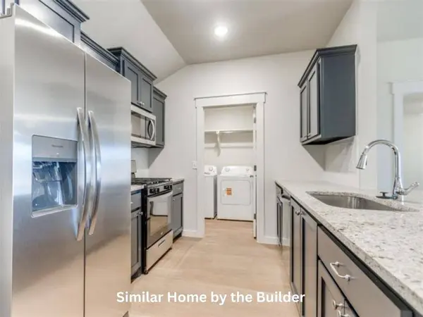 1604 Highland LOOP, Guthrie, OK 73044