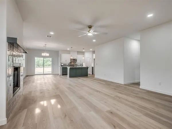1901 Long Cove AVE, Yukon, OK 73099