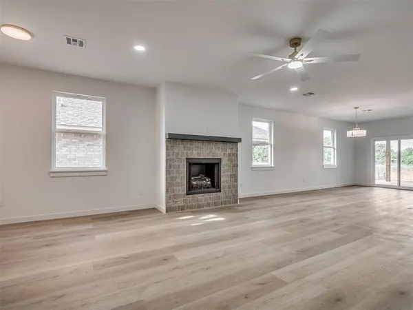 1901 Long Cove AVE, Yukon, OK 73099