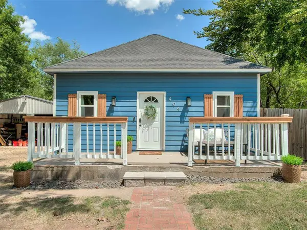 404 Elm AVE