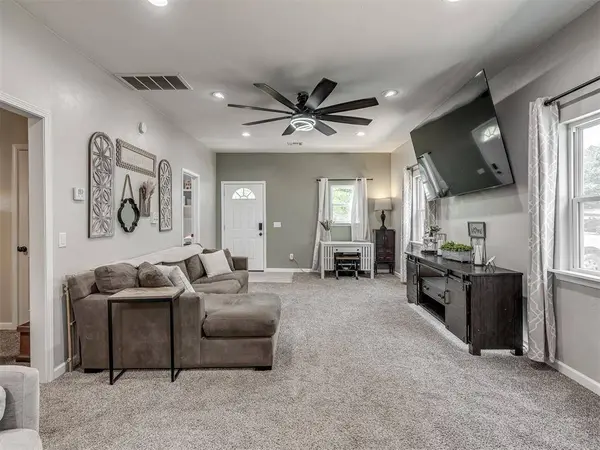 404 Elm AVE, Wellston, OK 74881