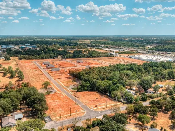 2795 Garrett ST, Choctaw, OK 73020