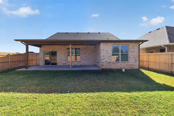 1813 Long Cove AVE, Yukon, OK 73099