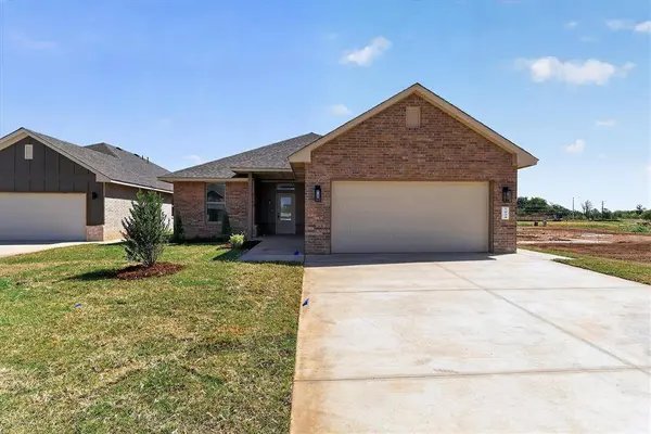 1924 Sage Valley TER, Yukon, OK 73099