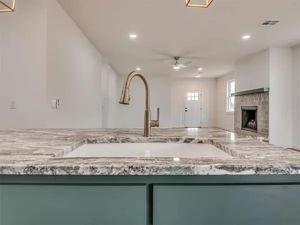 1901 Long Cove AVE, Yukon, OK 73099