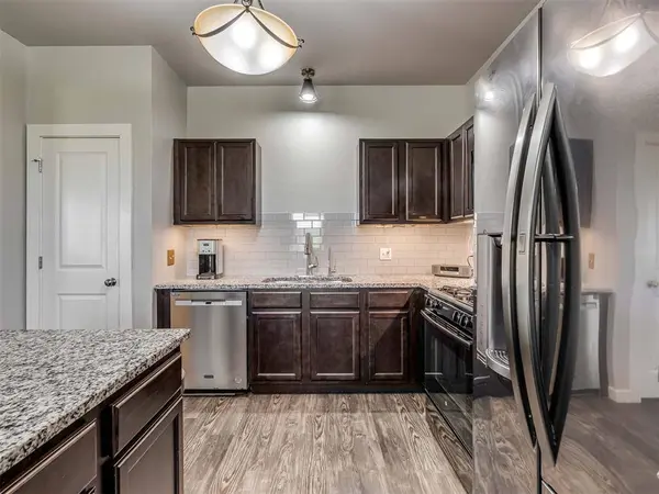 14425 Meadow Ridge LN, Edmond, OK 73025