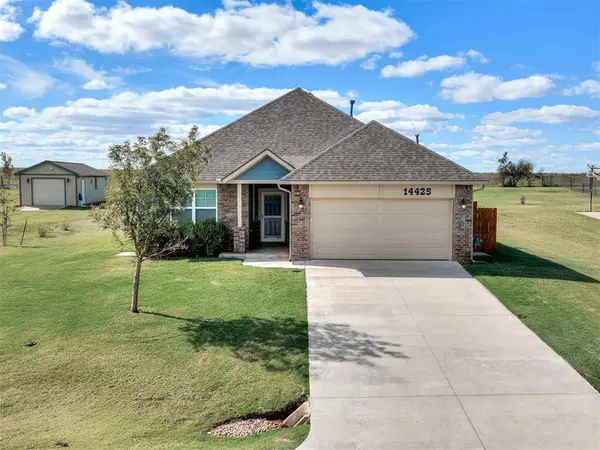 14425 Meadow Ridge LN, Edmond, OK 73025