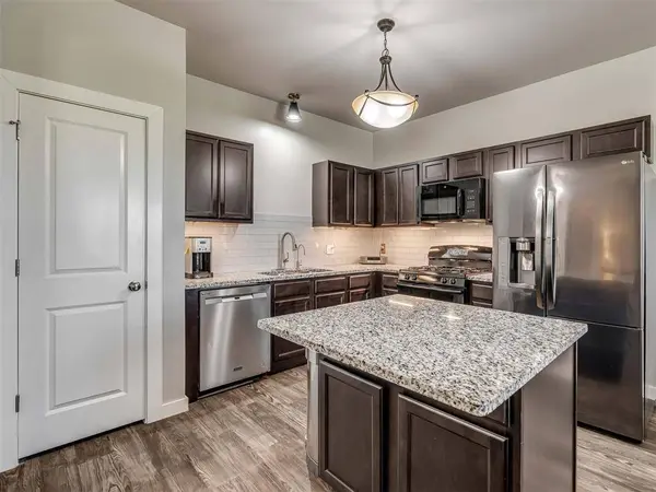 14425 Meadow Ridge LN, Edmond, OK 73025
