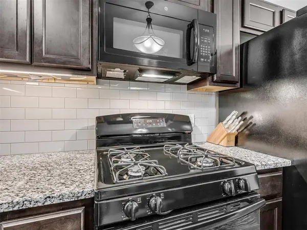 14425 Meadow Ridge LN, Edmond, OK 73025