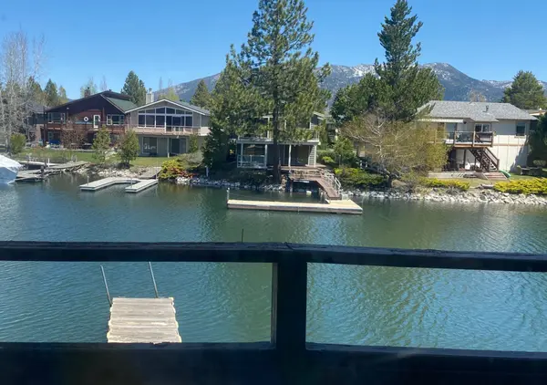 The Hidden Benefits of Living on a Wide Lagoon,Lisa Valentine