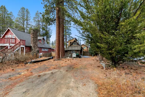 1060 Wildwood Avenue, South Lake Tahoe, CA 96150