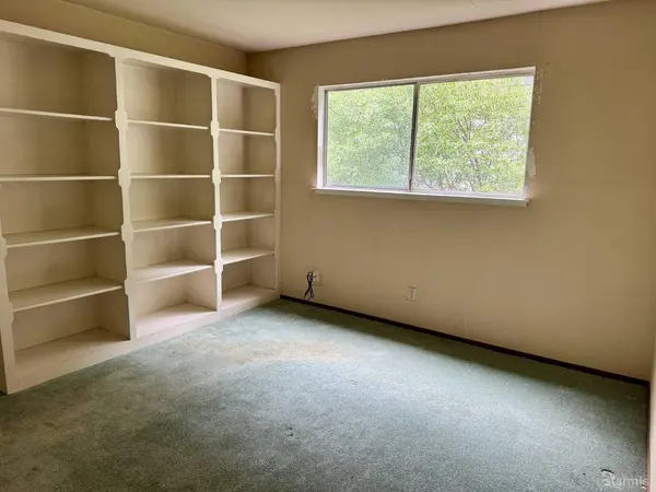 1184 Stockton Avenue, South Lake Tahoe, CA 96150