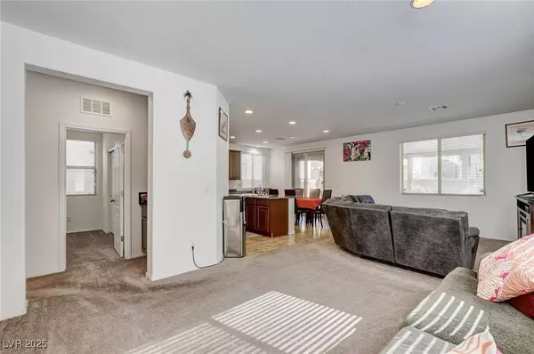 6365 Jacobville CT, Las Vegas, NV 89122