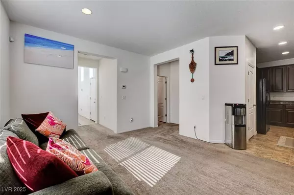 6365 Jacobville CT, Las Vegas, NV 89122