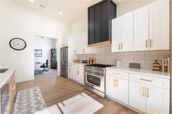 1901 Rolling Dunes CT, Las Vegas, NV 89117