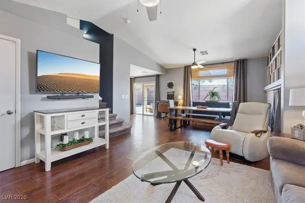 1100 Blitzen DR, Henderson, NV 89012