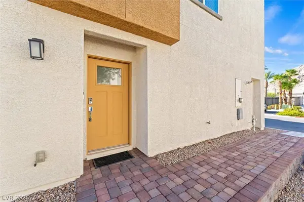 10059 Dazzling Sunrays AVE, Las Vegas, NV 89129