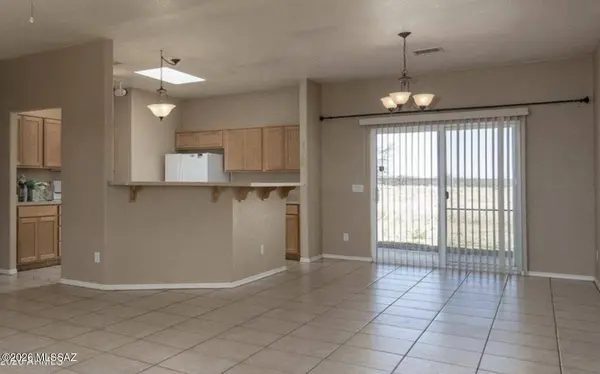 10193 E Windtalker Rd, Hereford, AZ 85615
