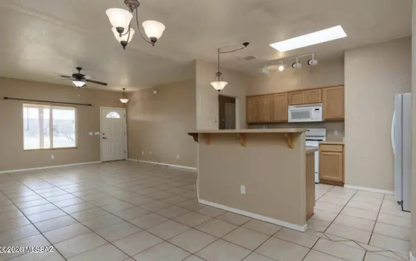 10193 E Windtalker Rd, Hereford, AZ 85615
