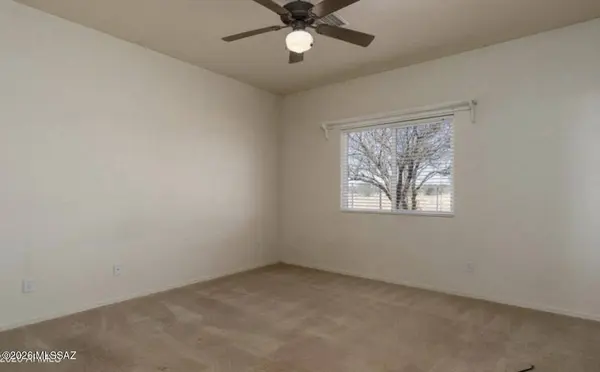 10193 E Windtalker Rd, Hereford, AZ 85615