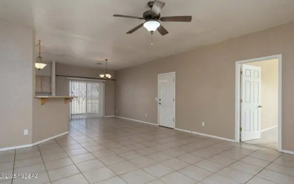 10193 E Windtalker Rd, Hereford, AZ 85615