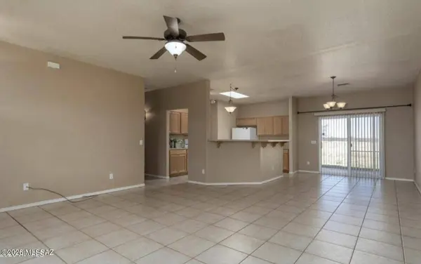 10193 E Windtalker Rd, Hereford, AZ 85615