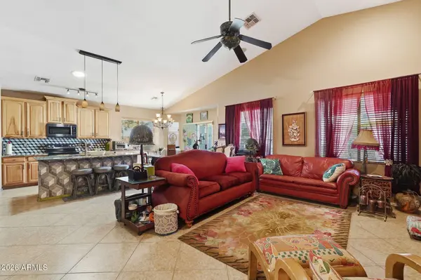1774 W GREEN TREE Drive, San Tan Valley, AZ 85144