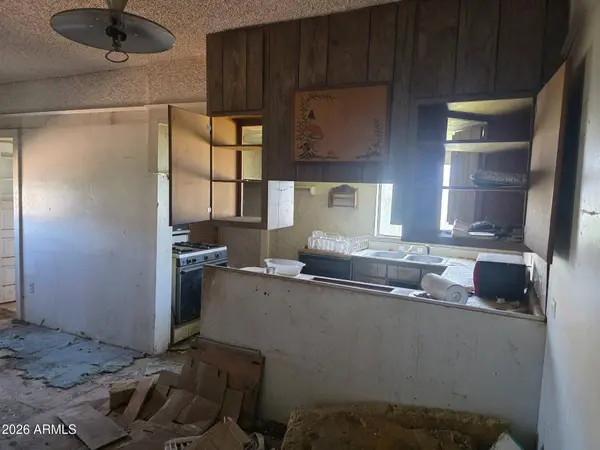 220 W ERIE Street, Holbrook, AZ 86025