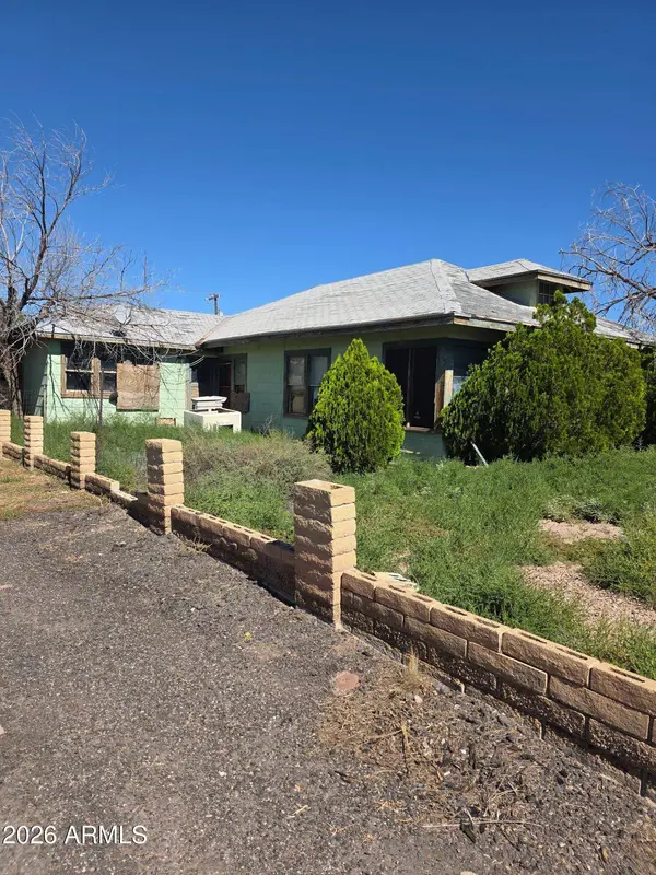 220 W ERIE Street, Holbrook, AZ 86025