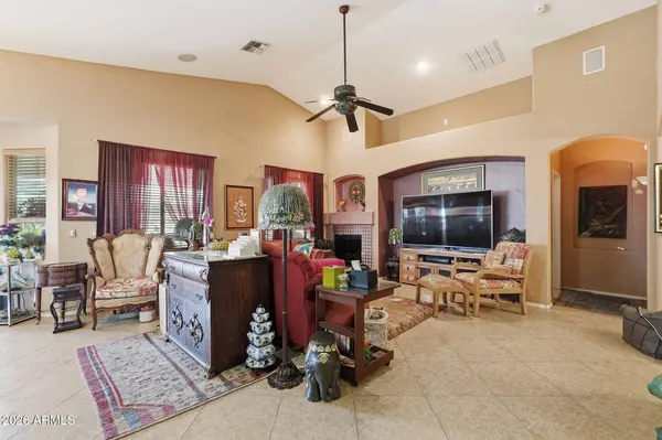 1774 W GREEN TREE Drive, San Tan Valley, AZ 85144