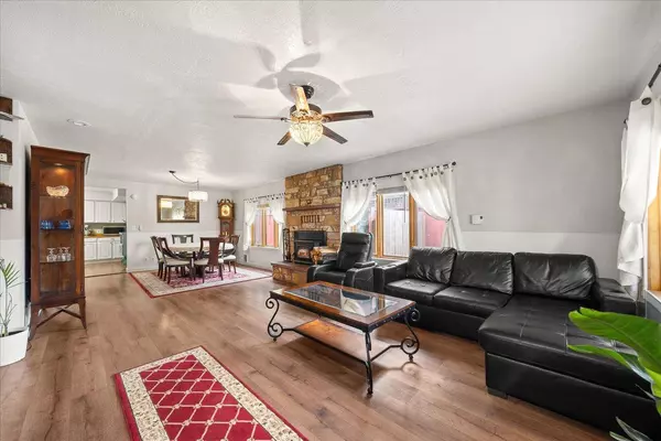 413 S Warren Ave, Newport, WA 99156