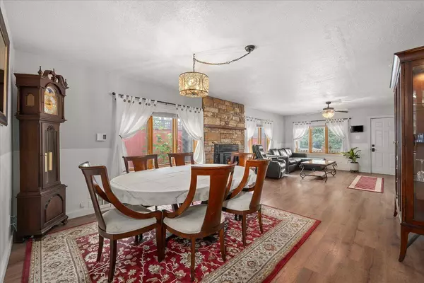 413 S Warren Ave, Newport, WA 99156