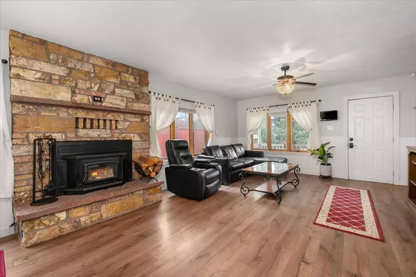 413 S Warren Ave, Newport, WA 99156