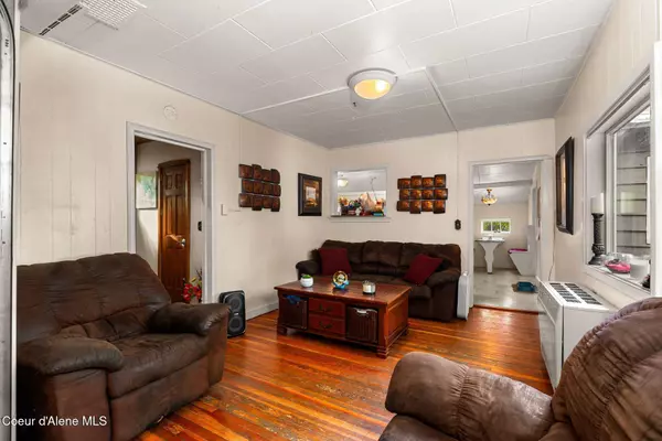 711 N Florence Ave, Sandpoint, ID 83864