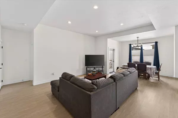 842 Greenfield Rd, Cheney, WA 99004