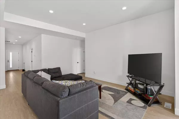 842 Greenfield Rd, Cheney, WA 99004