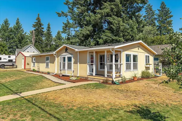 104 N Stevens Ave, Deer Park, WA 99006