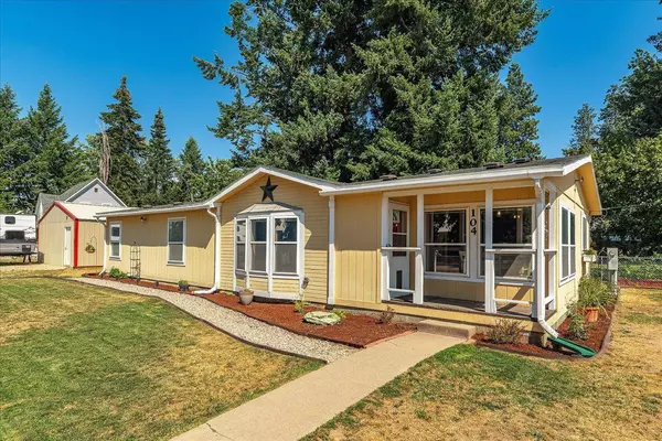 104 N Stevens Ave, Deer Park, WA 99006