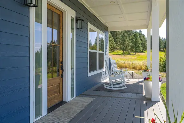 7011 E Big Meadows Rd, Chattaroy, WA 99003