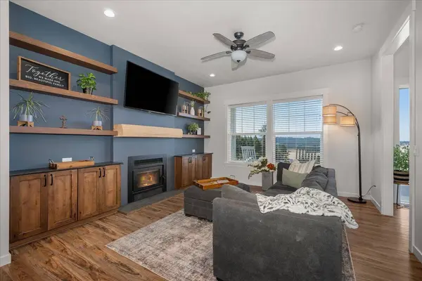 7011 E Big Meadows Rd, Chattaroy, WA 99003