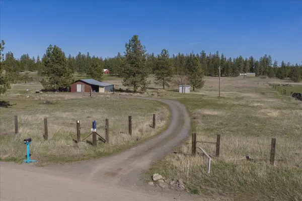 12812 N Dover Rd, Nine Mile Falls, WA 99026