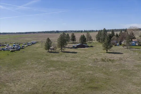 12812 N Dover Rd, Nine Mile Falls, WA 99026