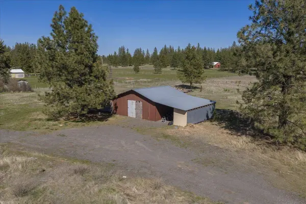 12812 N Dover Rd, Nine Mile Falls, WA 99026