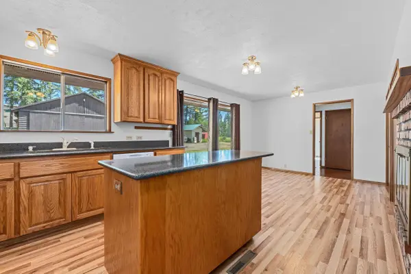 252 Davaz-Carlton Rd, Newport, WA 99156