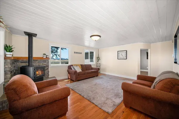 5056 S Wallbridge Rd, Deer Park, WA 99006