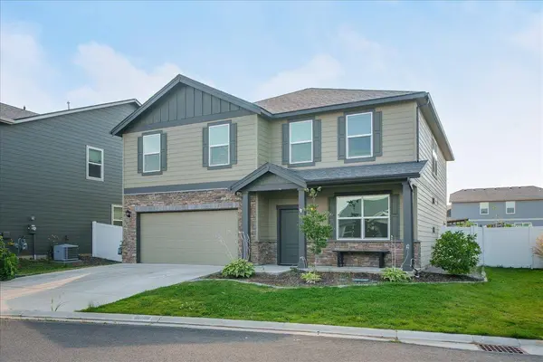 8006 S FRUITVALE Ln, Cheney, WA 99004