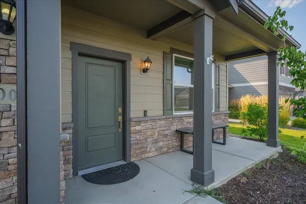 8006 S FRUITVALE Ln, Cheney, WA 99004