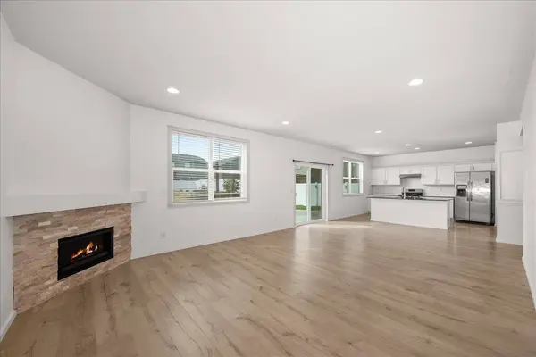 8006 S FRUITVALE Ln, Cheney, WA 99004