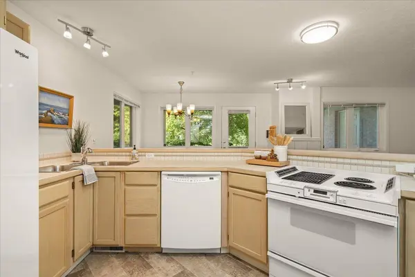 639 N Riverpoint Blvd ##G101, Spokane, WA 99202
