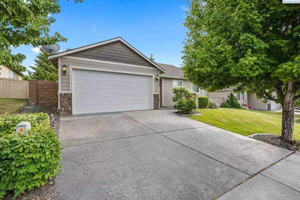 5709 W 23rd Ave, Kennewick, WA 99338